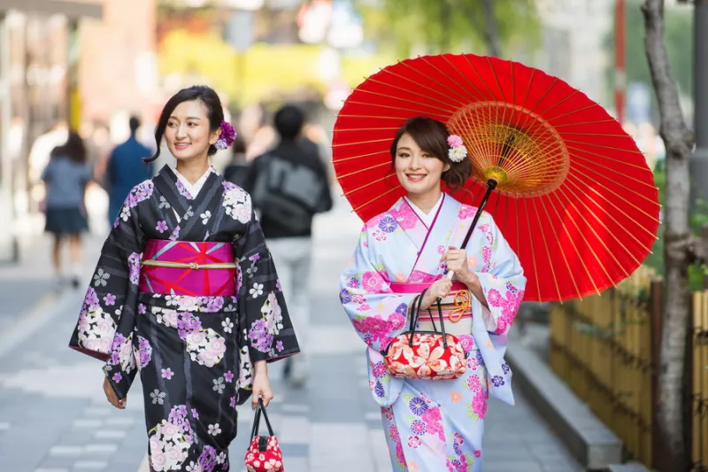 Land, Sweat, Reset: The Jet-Lagged Traveler's Case for Ganbanyoku on Day One